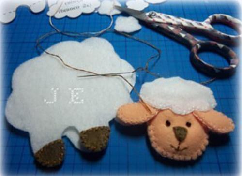 Как сделать подарок маме своими руками из бумаги. Красивый подарок (поделка) ко Дню матери из ткани и фетра + выкройки