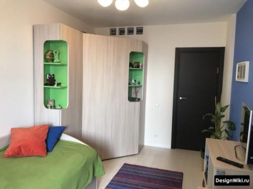 Чем украсить стены в квартире. Как украсить стену своими руками с помощью трафарета 30