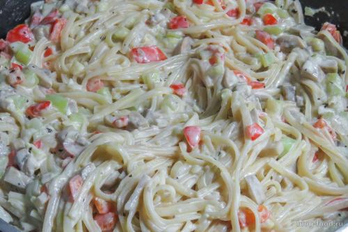 Паста с овощами в сливочном соусе. Спагетти в сливочном соусе с овощами