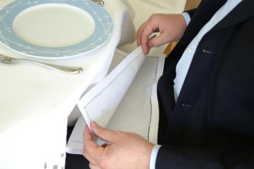 Короткие правила поведения за столом. 15 правил этикета за столом, которые должен знать каждый