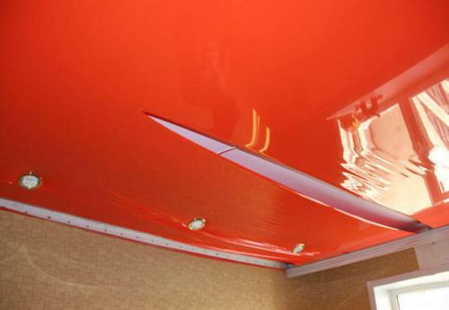 Что делать если порвали натяжной потолок. Что делать если натяжной потолок порвался? 02 Что делать если порвали натяжной потолок. Что делать если натяжной потолок порвался? 02