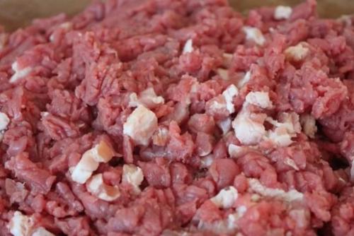 Котлета для бургера из рубленого мяса. Правильная говяжья котлета для домашних бургеров. Лучше, чем в кафе