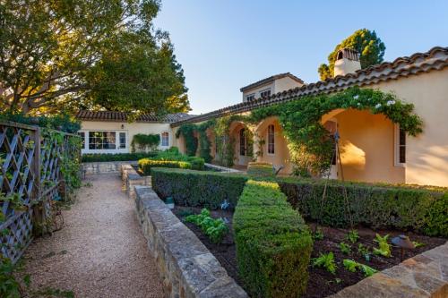 Интерьер деревянного дома в стиле прованс. Особенности фасада дома в стиле прованс