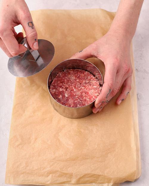 Котлеты для бургера из фарша. Котлета для бургера без масла и яиц