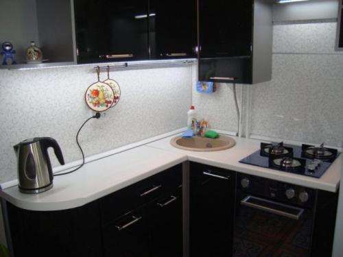 Встроенная кухня в хрущёвке. Кухни в хрущевку угловые