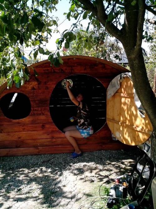 Детский домик хоббита.