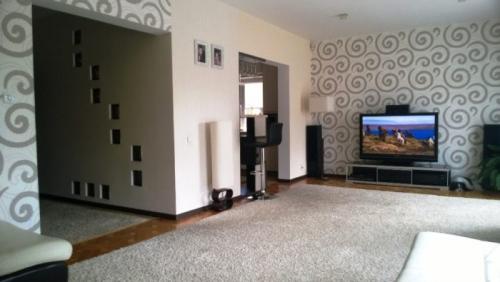 Как скомбинировать обои с рисунком. Комбинирование обоев в 1 комнате 04