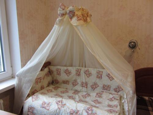 Детская кровать с балдахином. Способы крепления балдахина