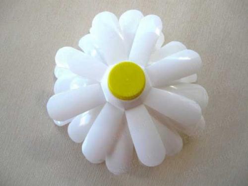 Как из пластиковых бутылок сделать цветы. Лотос 10