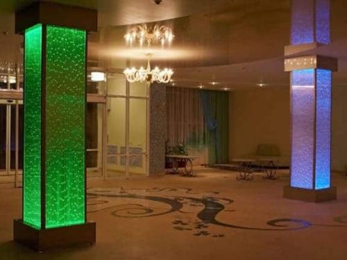 Кровать с балдахином в спальне дизайн. Нюансы выбора материи 15