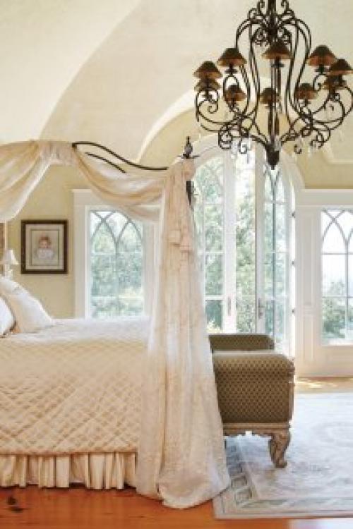 Кровать с балдахином в спальне дизайн. Нюансы выбора материи