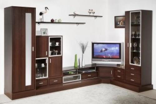 Угловые стенки-горки для гостиной. Угловые стенки-горки для какой гостиной уместны?