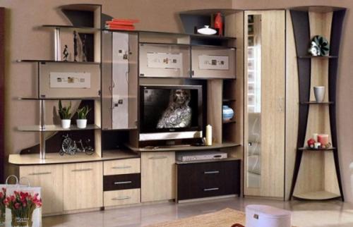 Угловые стенки-горки для гостиной. Угловые стенки-горки для какой гостиной уместны?