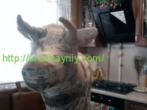 Корова пластиковых из бутылок своими руками. Бычок из пластиковой бутылки. Автор Ольга Короннова