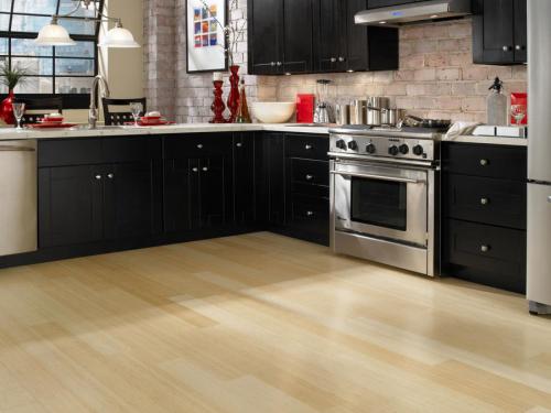 Ламинат для кухни, какой выбрать. Ламинат на кухню: особенности выбора напольного покрытия