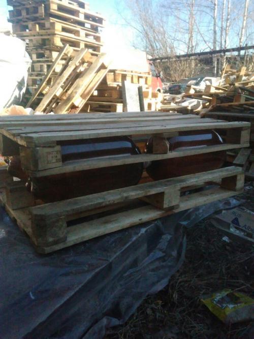 Плот из кег. Ухтинцы построили плот из мусора