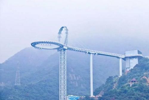 Стеклянный мост в Китае. Один из самых длинных и экстремальных стеклянных мостов мира – мост Небесные ворота