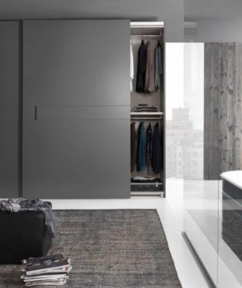 Шкаф-купе на всю стену в спальню. Матовые фасады
