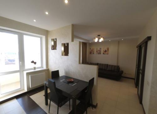 Гостиная с рабочим местом у окна. Лучшее место для организации рабочего места 30