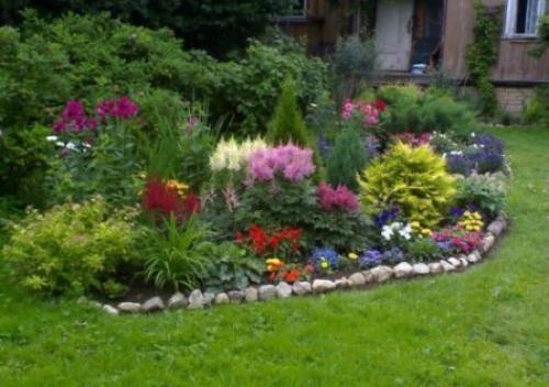 Красивый цветник своими руками возле дома. Как оформить цветник возле дома 05 Красивый цветник своими руками возле дома. Как оформить цветник возле дома 05