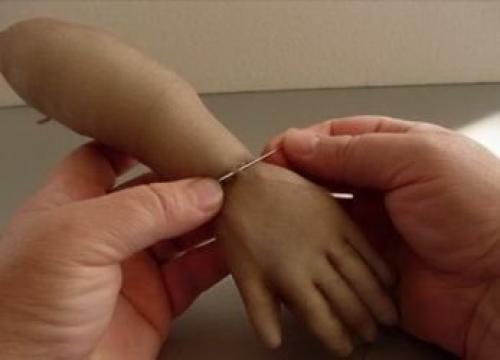 Как из пластиковой бутылки сделать куклу. Изготовление куклы из пластиковых бутылок 33 Как из пластиковой бутылки сделать куклу. Изготовление куклы из пластиковых бутылок 33