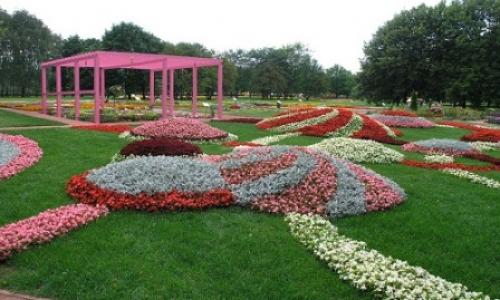 Красивый цветник своими руками возле дома. Как оформить цветник возле дома 09 Красивый цветник своими руками возле дома. Как оформить цветник возле дома 09