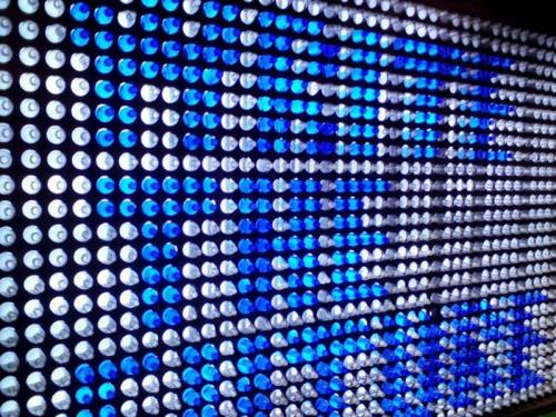 Стена из стеклянных бутылок своими руками. Интересные идеи — строим стены из бутылок