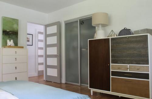 Двери цветные в интерьере. Как сделать свой дом особенным с помощью яркой двери