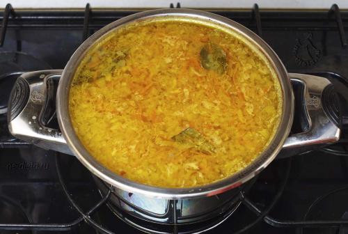 Какую крупу добавляют в рассольник. Как приготовить рассольник с перловкой и солеными огурцами — классический рецепт рассольника из говядины с пошаговыми фото