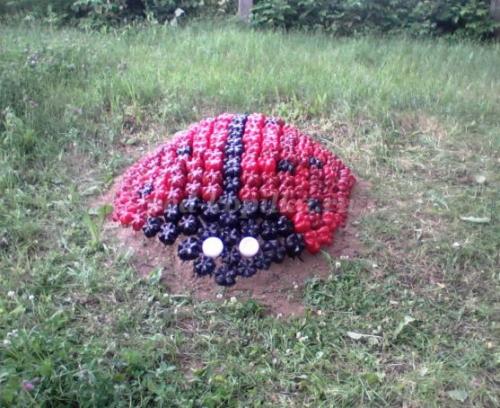 Божьи коровки из пластиковых бутылок. Божья Коровка из пластиковых бутылок своими руками 02