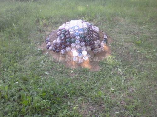 Божьи коровки из пластиковых бутылок. Божья Коровка из пластиковых бутылок своими руками 01