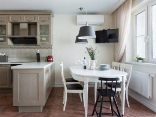 Обеденный стол на 6 человек. Размеры обеденных столов разных форм, советы по выбору мебели 11