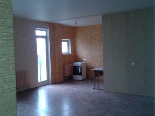 Кухня гостиная 40 метров в частном доме. Дизайн современной кухни-гостиной 40 кв м с фасадами из стекла и пеналами с техникой