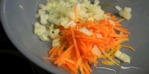 Какую крупу добавляют в рассольник. Как приготовить рассольник с перловкой и солеными огурцами — классический рецепт рассольника из говядины с пошаговыми фото 30 Какую крупу добавляют в рассольник. Как приготовить рассольник с перловкой и солеными огурцами — классический рецепт рассольника из говядины с пошаговыми фото 30