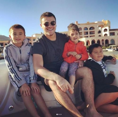 Машины Эмина Агаларова. «Я счастлив там, где находятся мои дети». Заботливый отец, Emin, построил шикарный дворец для своих детей