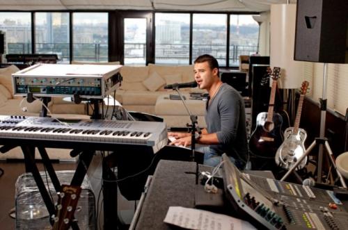 Машины Эмина Агаларова. «Я счастлив там, где находятся мои дети». Заботливый отец, Emin, построил шикарный дворец для своих детей