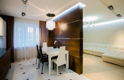 Дизайн гостинной совмещенной с кухней в частном доме бюджетный вариант. Как обустроить гостиную, совмещенную с кухней?