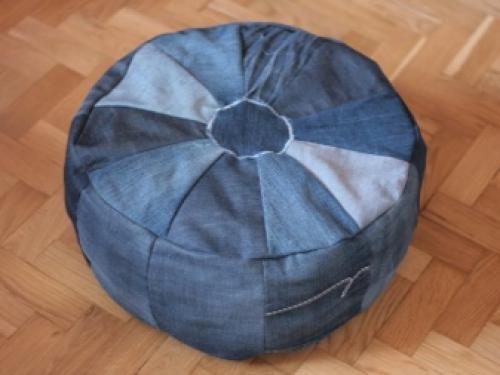 Пуфик своими руками из бутылок. Как сделать пуф из пластиковых бутылок своими руками? 43 Пуфик своими руками из бутылок. Как сделать пуф из пластиковых бутылок своими руками? 43