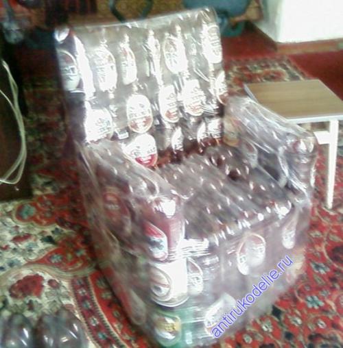 Кресло из пластиковых бутылок. 