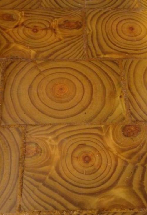 Как сделать красивый деревянный пол. Хотите сделать новый пол, но нет денег? Деревянные бруски помогут вам сэкономить