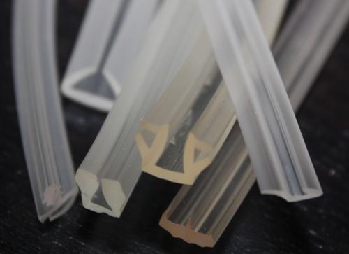 Двери на рельсах шкаф. Назначение и комплектация