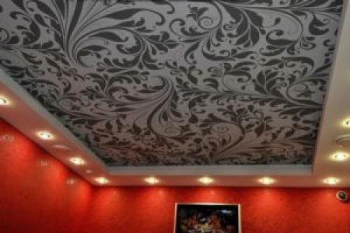 Чем заклеить дырку в натяжном потолке пвх. Виды полотен