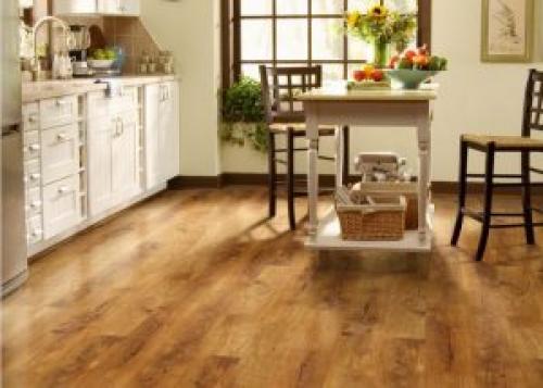 Чем мыть ламинат. Мытьё ламината в доме – советы профессионалов