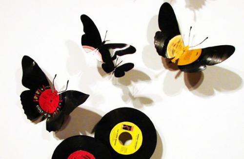 Бабочки из пластинок. Популярные и доступные материалы