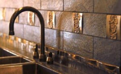 Использовать в интерьере латунный. Тренд года – латунь в интерьере