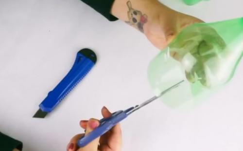 Как из пластиковых бутылок сделать метлу. Как изготовить прочную бюджетную метлу на каждый день из обычных пластиковых бутылок