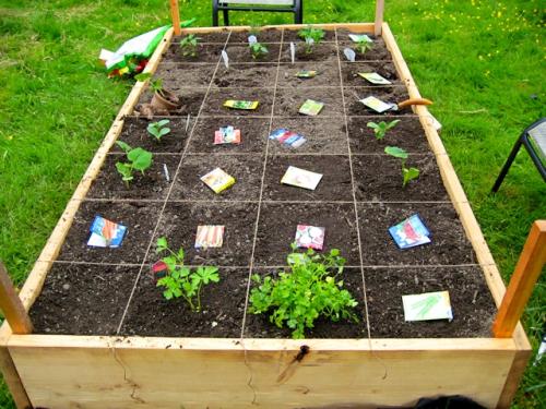 Опалубка для грядок своими руками. Как сделать ограждение для грядок своими руками