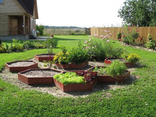 Опалубка для грядок своими руками. Как сделать ограждение для грядок своими руками