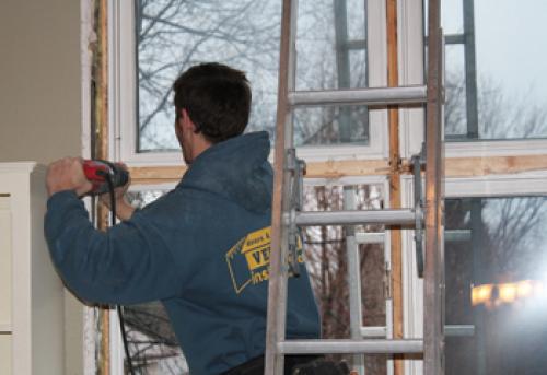 Можно ли ставить пластиковые окна зимой. В какое время года лучше устанавливать пластиковые окна 06 Можно ли ставить пластиковые окна зимой. В какое время года лучше устанавливать пластиковые окна 06