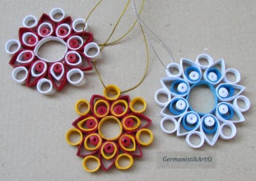 Игрушки на ёлку своими руками из подручных материалов для детей. из бумажных полосок.